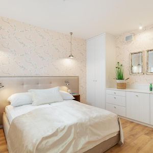 Deo Plaza Premium By Rent Like Home